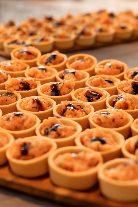 salmon tartare tartlet catering 2